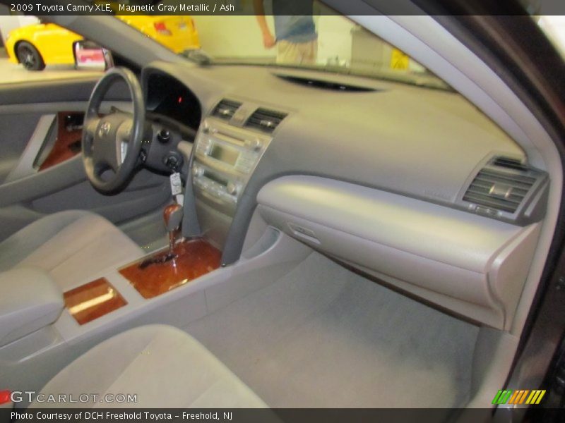 Magnetic Gray Metallic / Ash 2009 Toyota Camry XLE