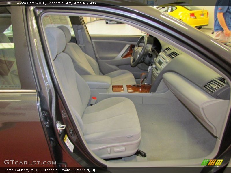 Magnetic Gray Metallic / Ash 2009 Toyota Camry XLE