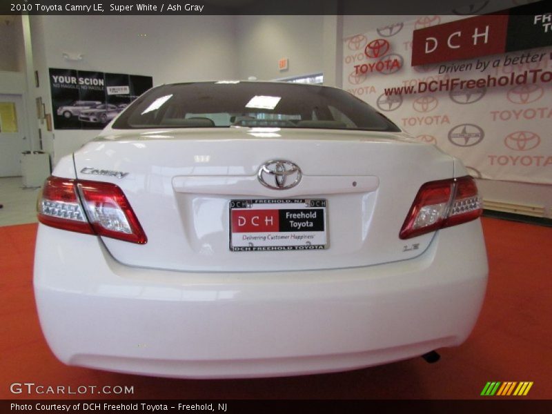 Super White / Ash Gray 2010 Toyota Camry LE