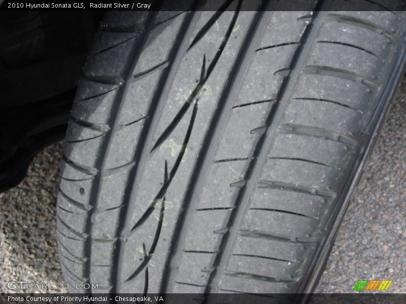 Radiant Silver / Gray 2010 Hyundai Sonata GLS