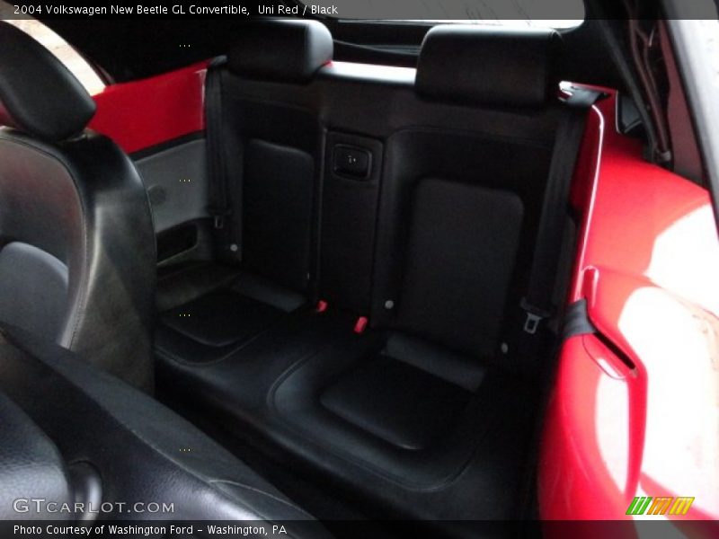 Uni Red / Black 2004 Volkswagen New Beetle GL Convertible