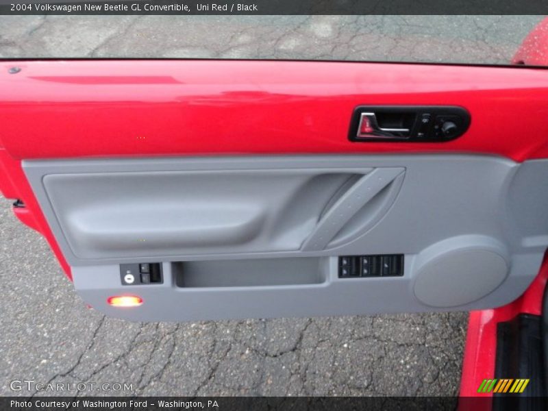 Uni Red / Black 2004 Volkswagen New Beetle GL Convertible