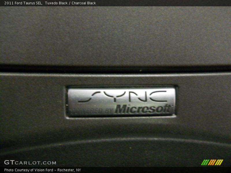 Tuxedo Black / Charcoal Black 2011 Ford Taurus SEL