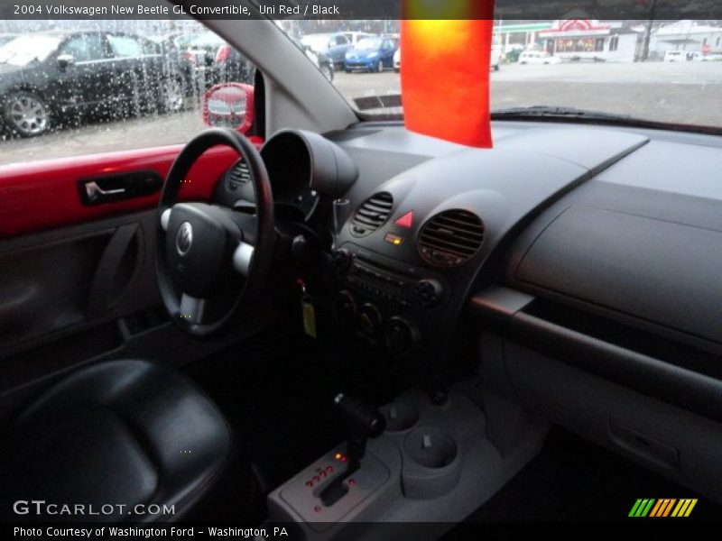 Uni Red / Black 2004 Volkswagen New Beetle GL Convertible