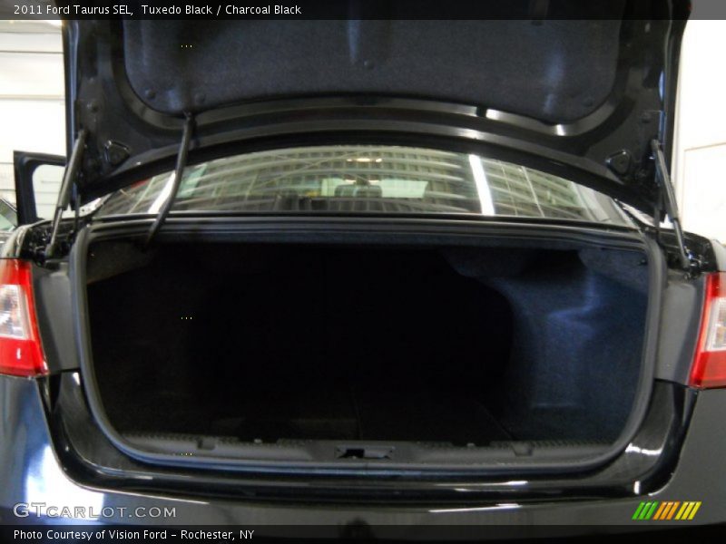 Tuxedo Black / Charcoal Black 2011 Ford Taurus SEL