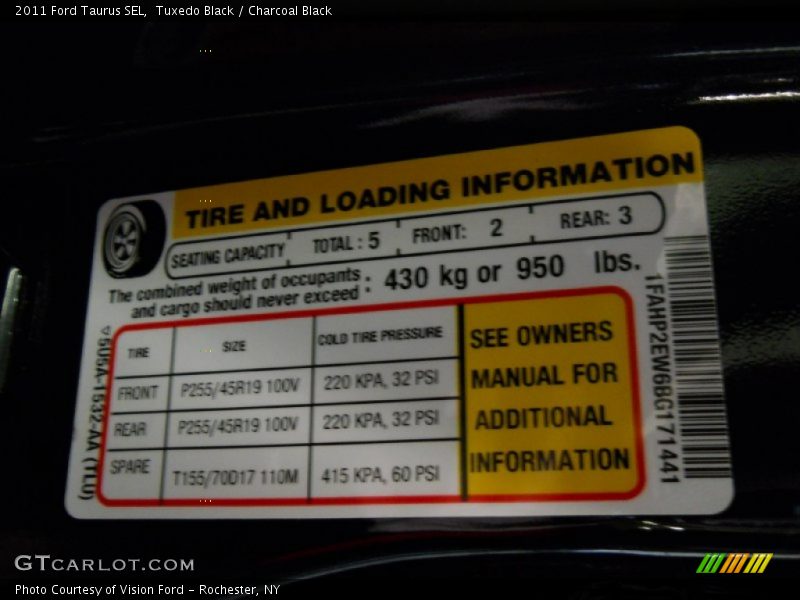 Tuxedo Black / Charcoal Black 2011 Ford Taurus SEL