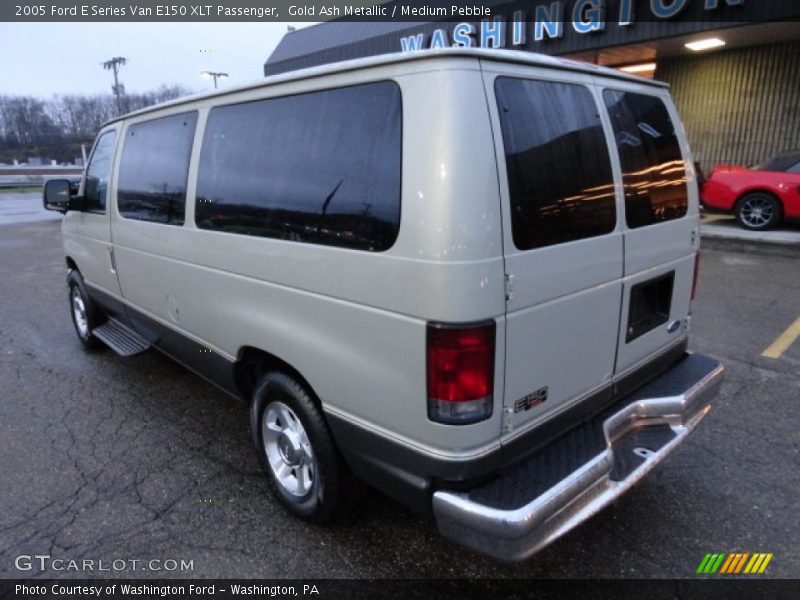 Gold Ash Metallic / Medium Pebble 2005 Ford E Series Van E150 XLT Passenger