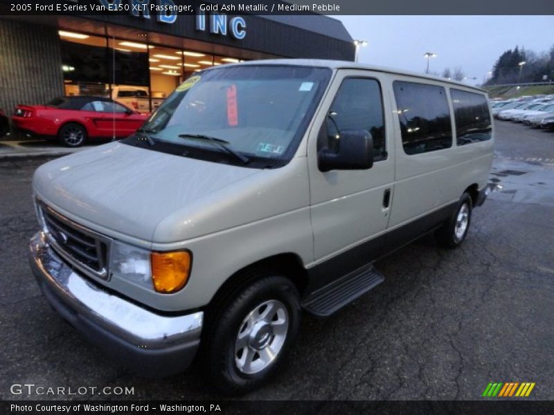 Gold Ash Metallic / Medium Pebble 2005 Ford E Series Van E150 XLT Passenger