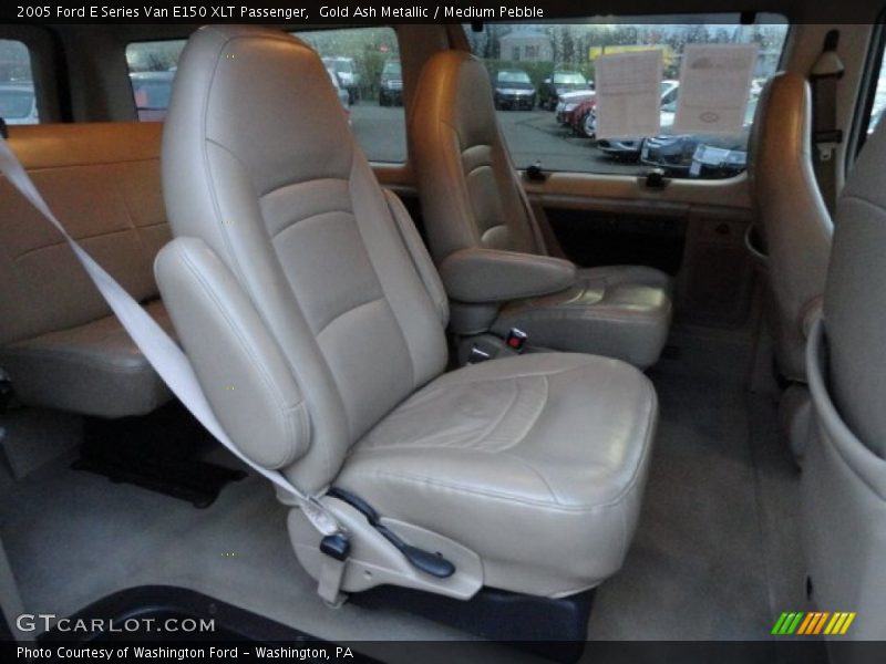 Gold Ash Metallic / Medium Pebble 2005 Ford E Series Van E150 XLT Passenger