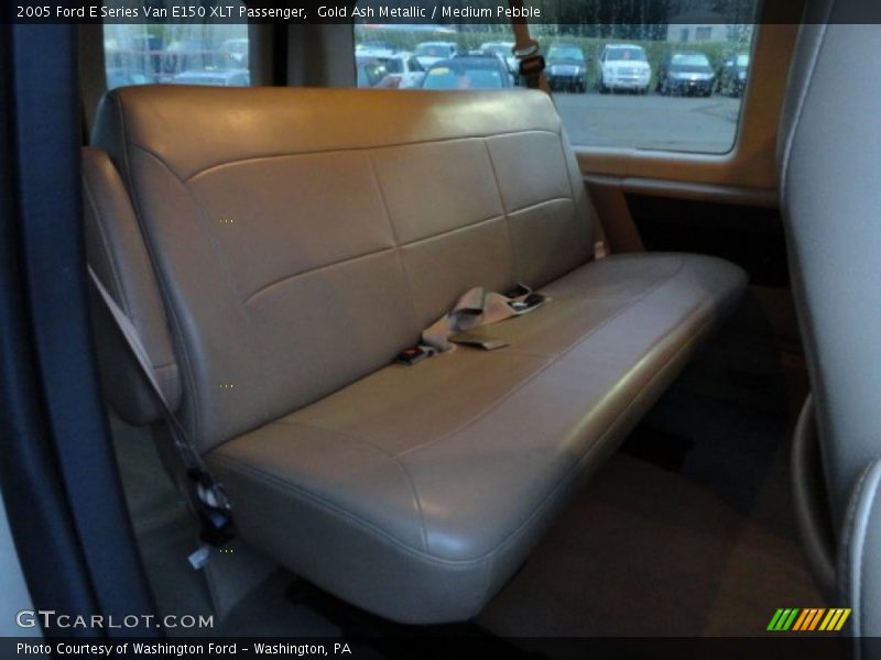 Gold Ash Metallic / Medium Pebble 2005 Ford E Series Van E150 XLT Passenger