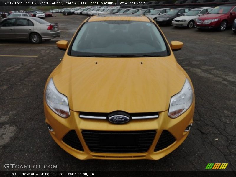 Yellow Blaze Tricoat Metallic / Two-Tone Sport 2012 Ford Focus SE Sport 5-Door