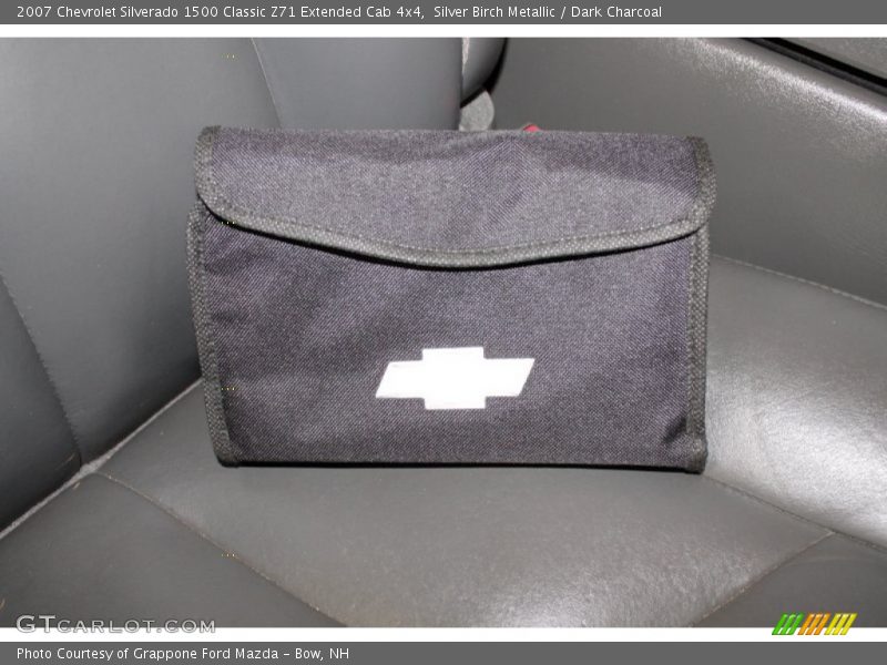 Silver Birch Metallic / Dark Charcoal 2007 Chevrolet Silverado 1500 Classic Z71 Extended Cab 4x4