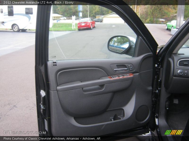 Black / Ebony 2012 Chevrolet Avalanche LTZ 4x4