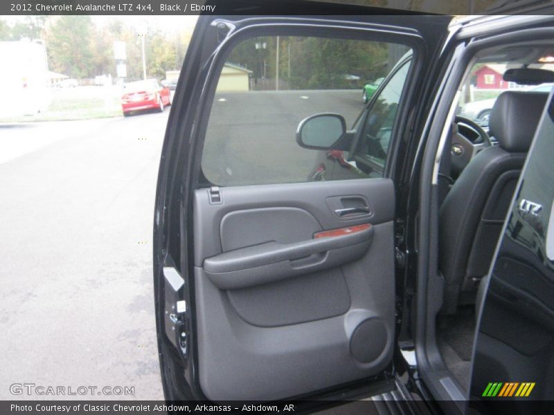 Black / Ebony 2012 Chevrolet Avalanche LTZ 4x4