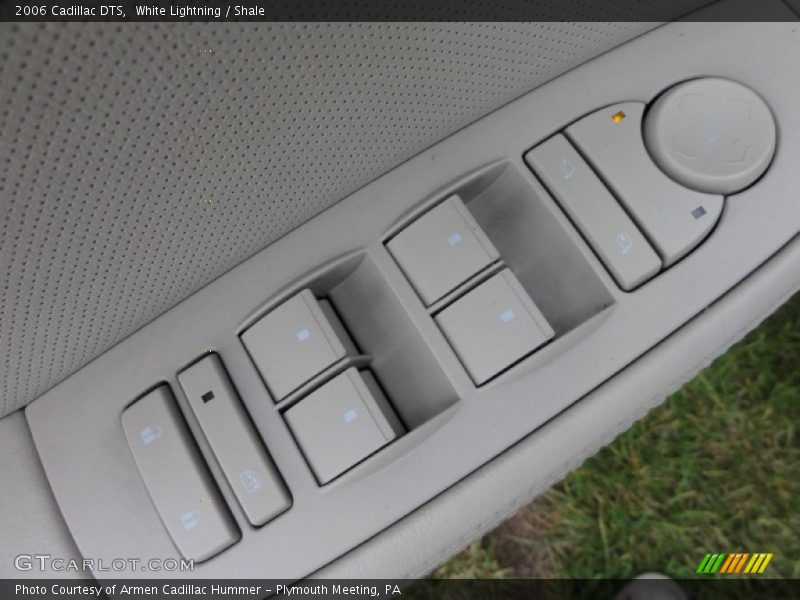White Lightning / Shale 2006 Cadillac DTS