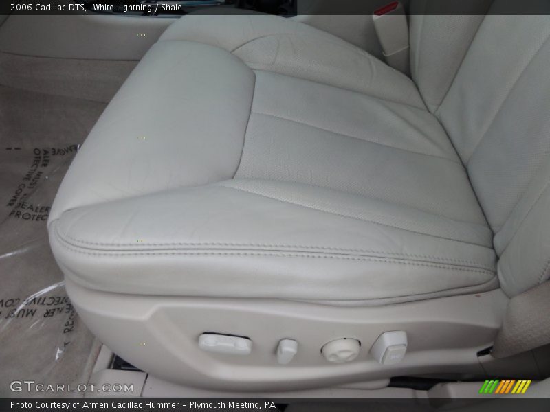 White Lightning / Shale 2006 Cadillac DTS