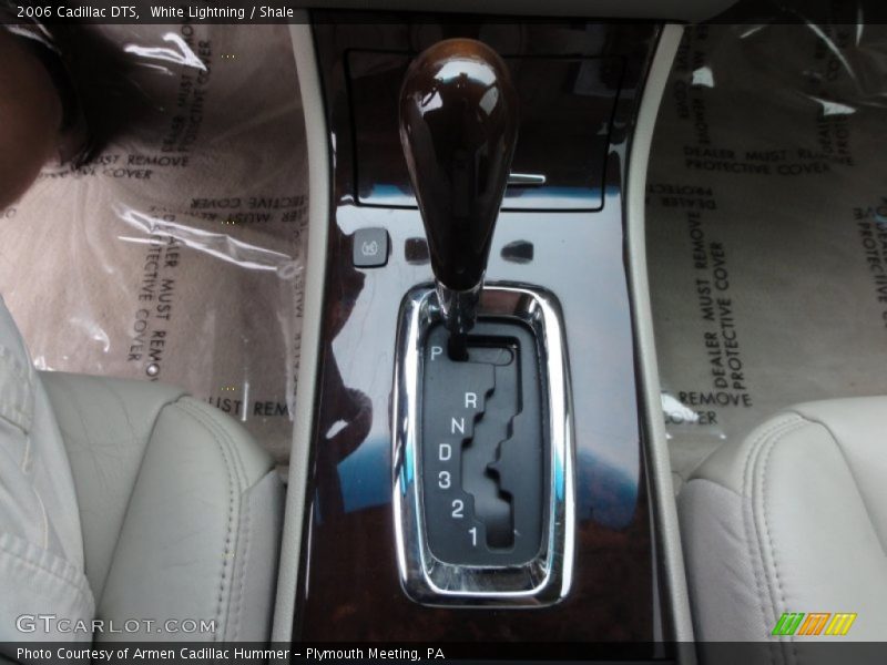 White Lightning / Shale 2006 Cadillac DTS