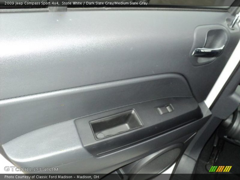 Stone White / Dark Slate Gray/Medium Slate Gray 2009 Jeep Compass Sport 4x4