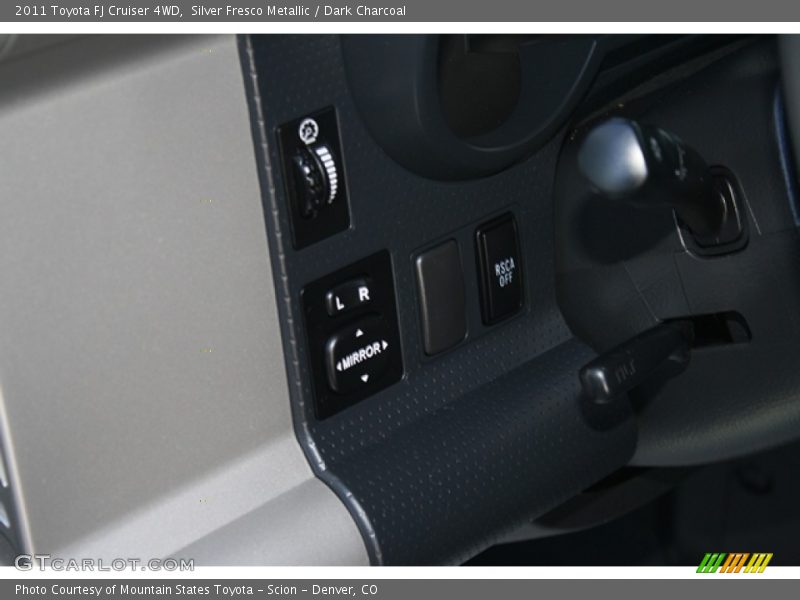 Silver Fresco Metallic / Dark Charcoal 2011 Toyota FJ Cruiser 4WD