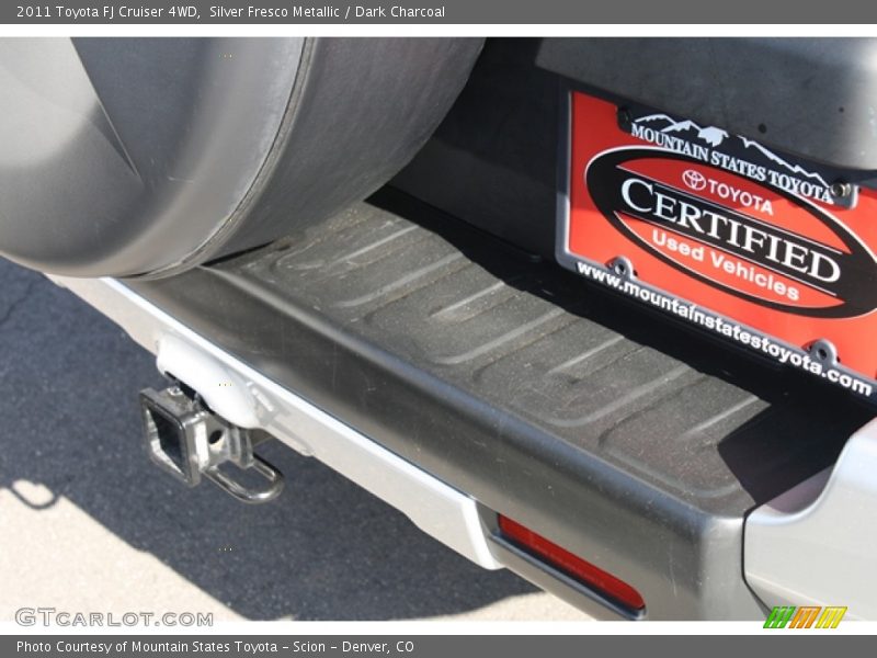 Silver Fresco Metallic / Dark Charcoal 2011 Toyota FJ Cruiser 4WD