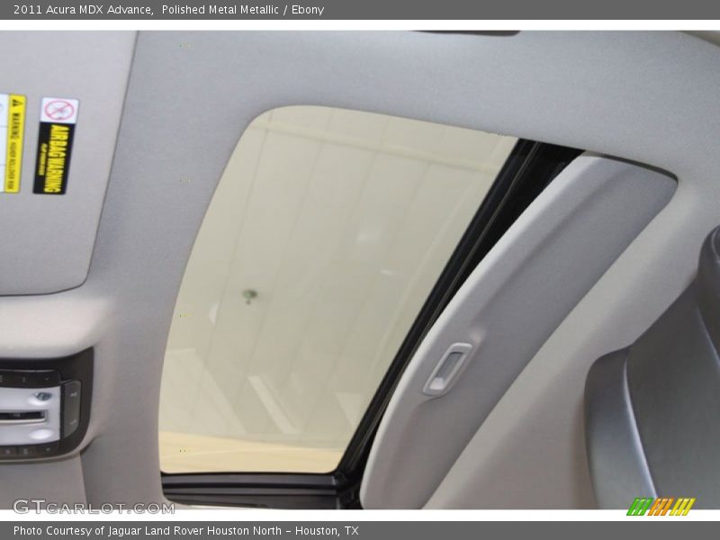 Sunroof of 2011 MDX Advance