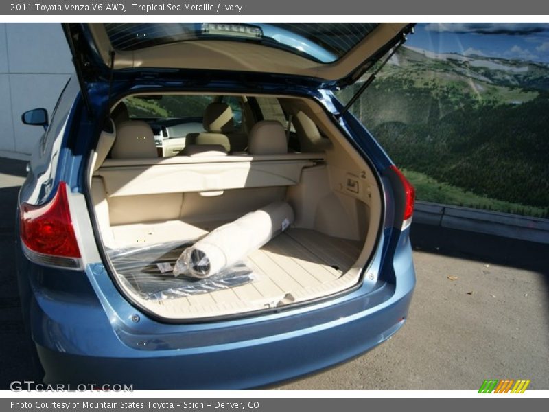 Tropical Sea Metallic / Ivory 2011 Toyota Venza V6 AWD