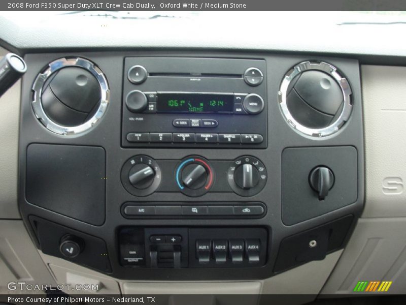Controls of 2008 F350 Super Duty XLT Crew Cab Dually