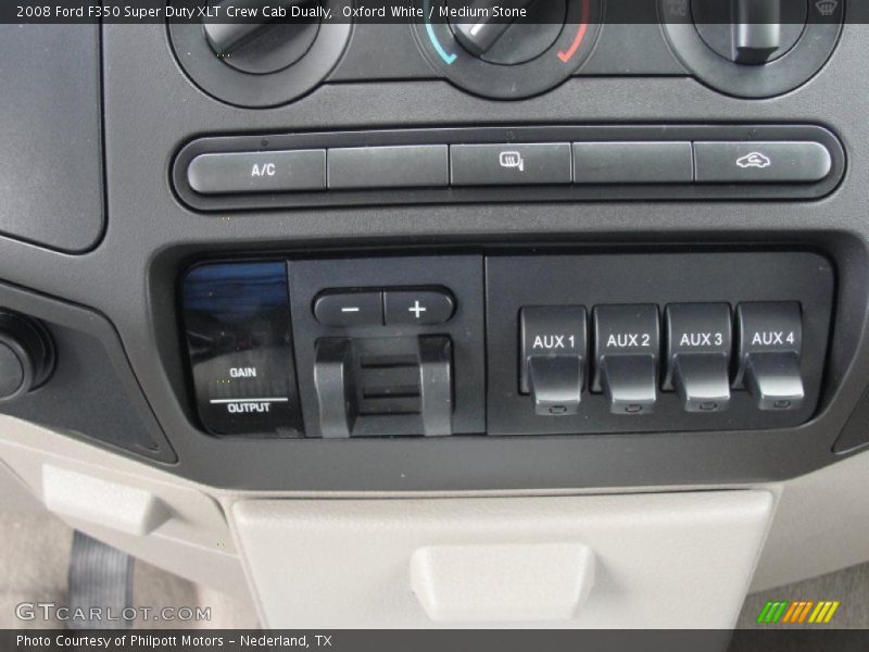 Controls of 2008 F350 Super Duty XLT Crew Cab Dually