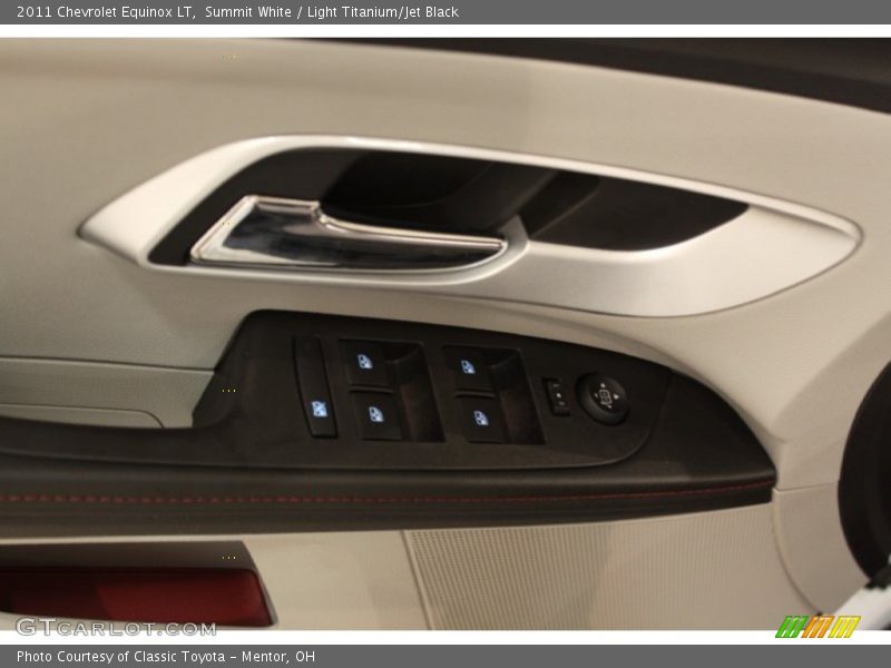 Summit White / Light Titanium/Jet Black 2011 Chevrolet Equinox LT