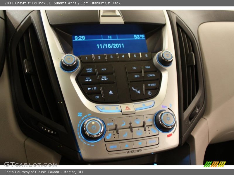 Summit White / Light Titanium/Jet Black 2011 Chevrolet Equinox LT