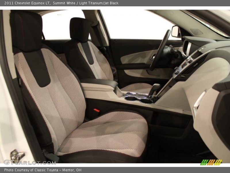 Summit White / Light Titanium/Jet Black 2011 Chevrolet Equinox LT