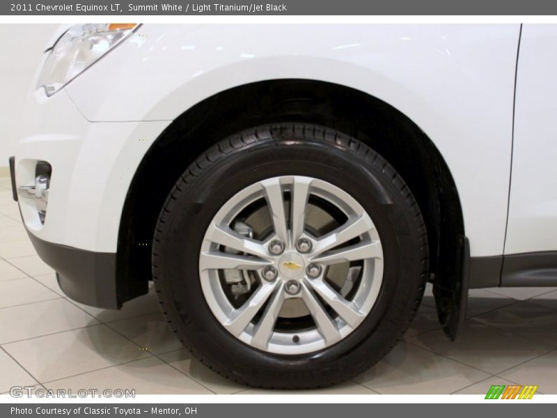 Summit White / Light Titanium/Jet Black 2011 Chevrolet Equinox LT