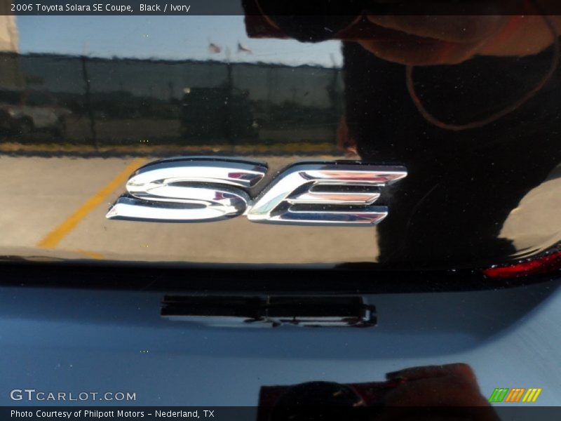 Black / Ivory 2006 Toyota Solara SE Coupe