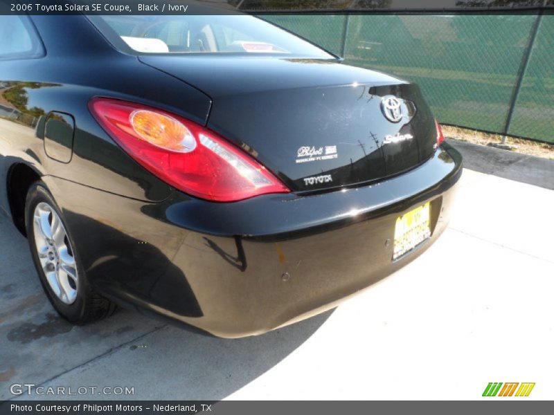 Black / Ivory 2006 Toyota Solara SE Coupe