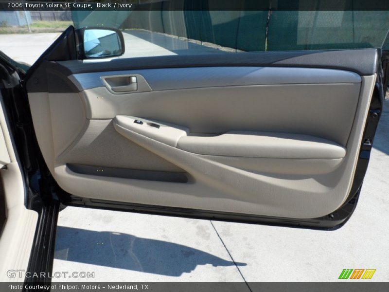 Black / Ivory 2006 Toyota Solara SE Coupe