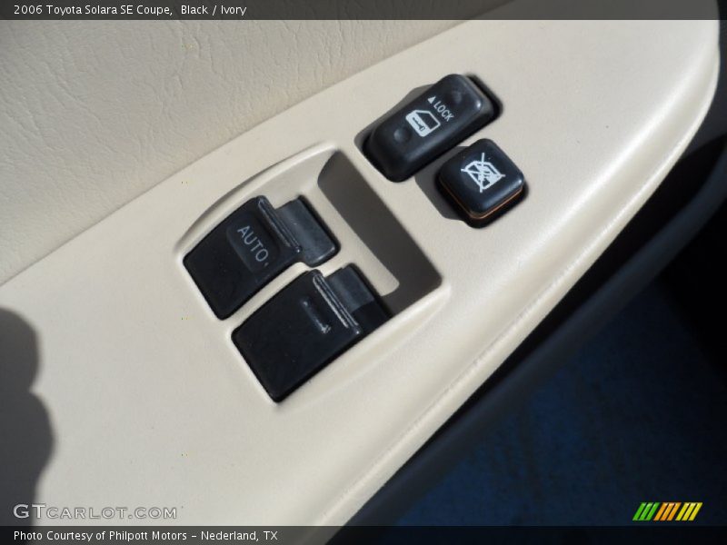 Black / Ivory 2006 Toyota Solara SE Coupe