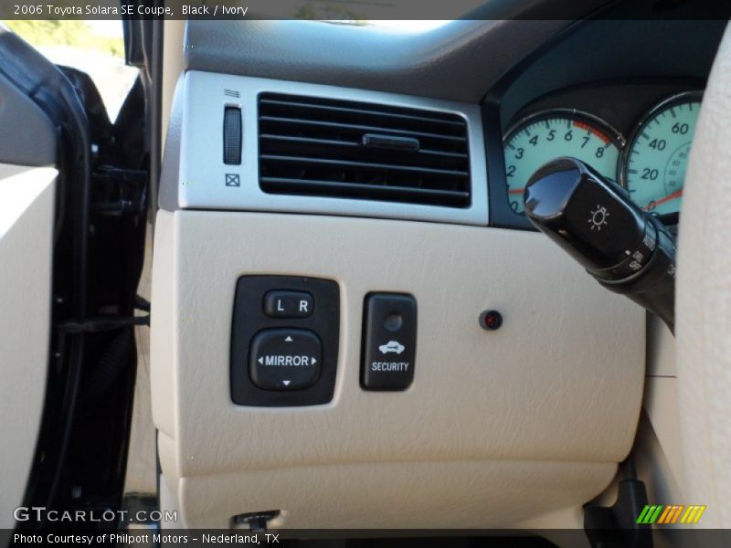 Black / Ivory 2006 Toyota Solara SE Coupe