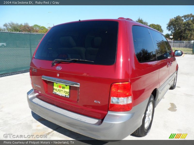 Ruby Red / Gray 2004 Kia Sedona EX