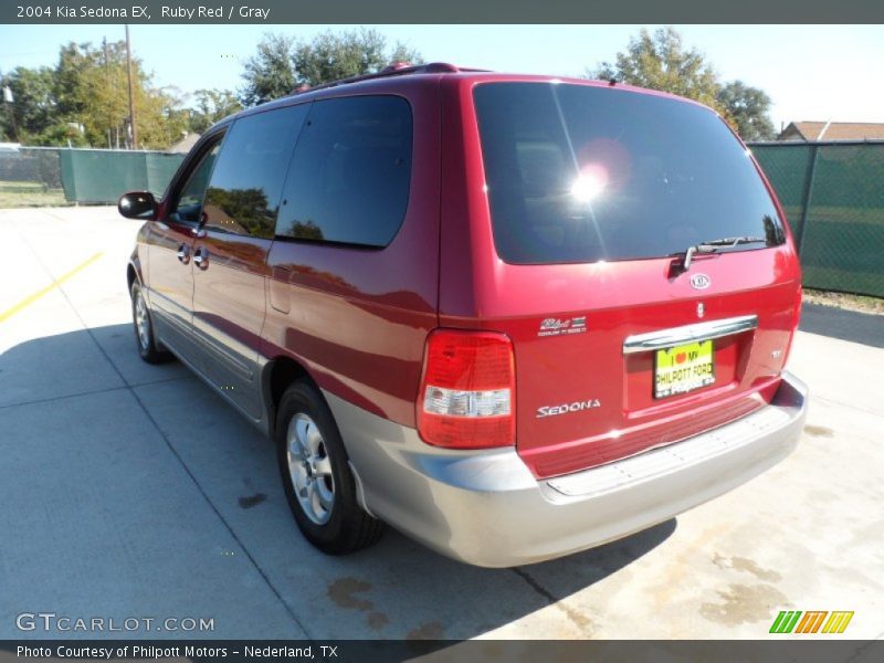 Ruby Red / Gray 2004 Kia Sedona EX