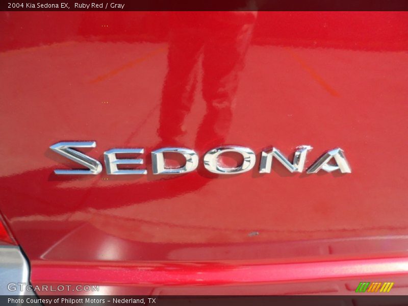 Ruby Red / Gray 2004 Kia Sedona EX