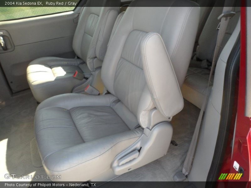 Ruby Red / Gray 2004 Kia Sedona EX