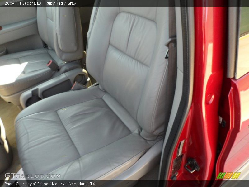 Ruby Red / Gray 2004 Kia Sedona EX