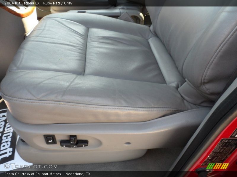 Ruby Red / Gray 2004 Kia Sedona EX
