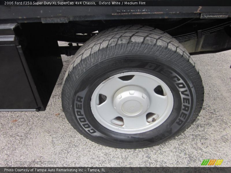  2006 F350 Super Duty XL SuperCab 4x4 Chassis Wheel