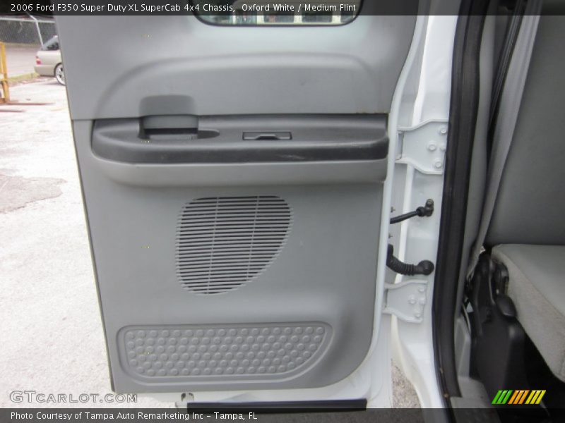 Oxford White / Medium Flint 2006 Ford F350 Super Duty XL SuperCab 4x4 Chassis