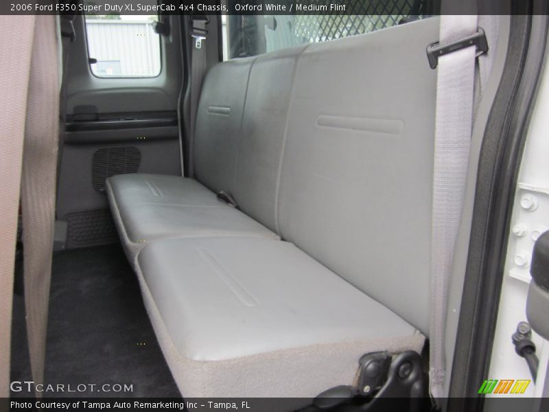 Oxford White / Medium Flint 2006 Ford F350 Super Duty XL SuperCab 4x4 Chassis