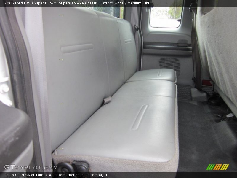 Oxford White / Medium Flint 2006 Ford F350 Super Duty XL SuperCab 4x4 Chassis