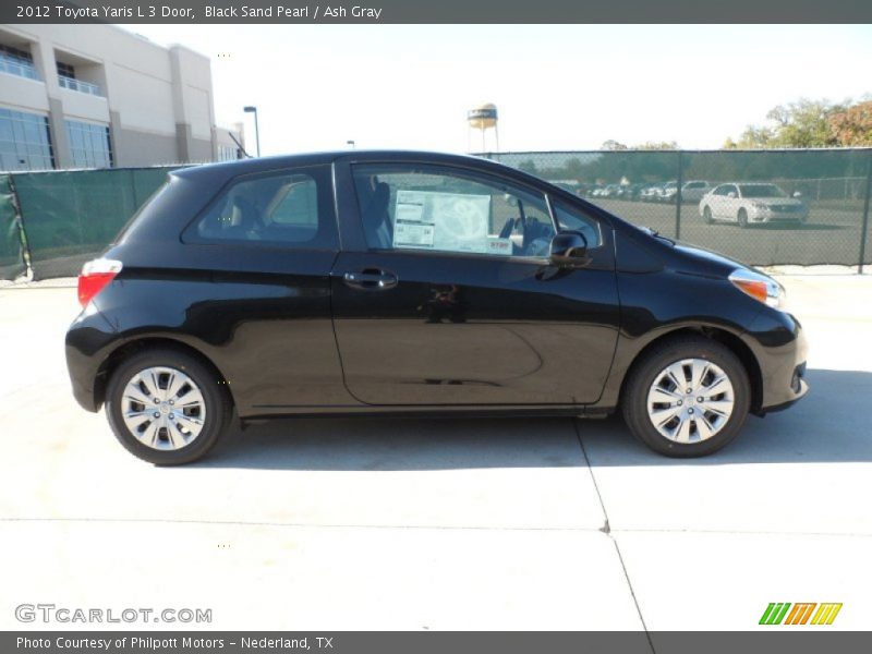 Black Sand Pearl / Ash Gray 2012 Toyota Yaris L 3 Door