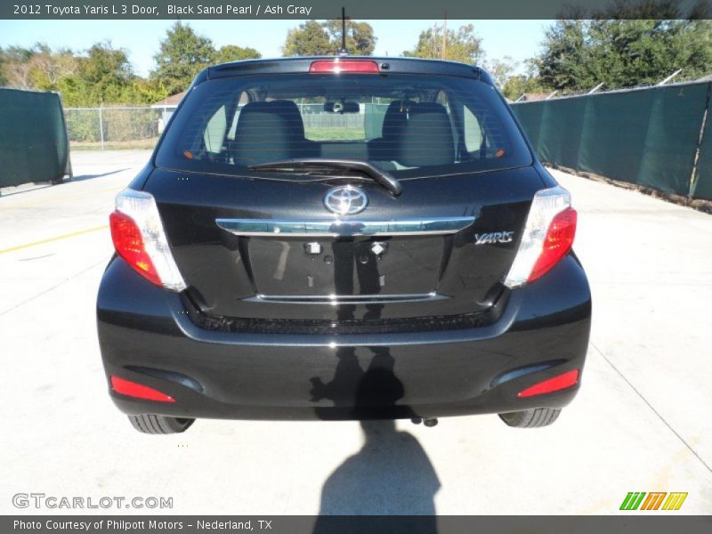 Black Sand Pearl / Ash Gray 2012 Toyota Yaris L 3 Door