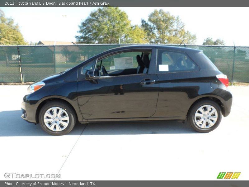 Black Sand Pearl / Ash Gray 2012 Toyota Yaris L 3 Door